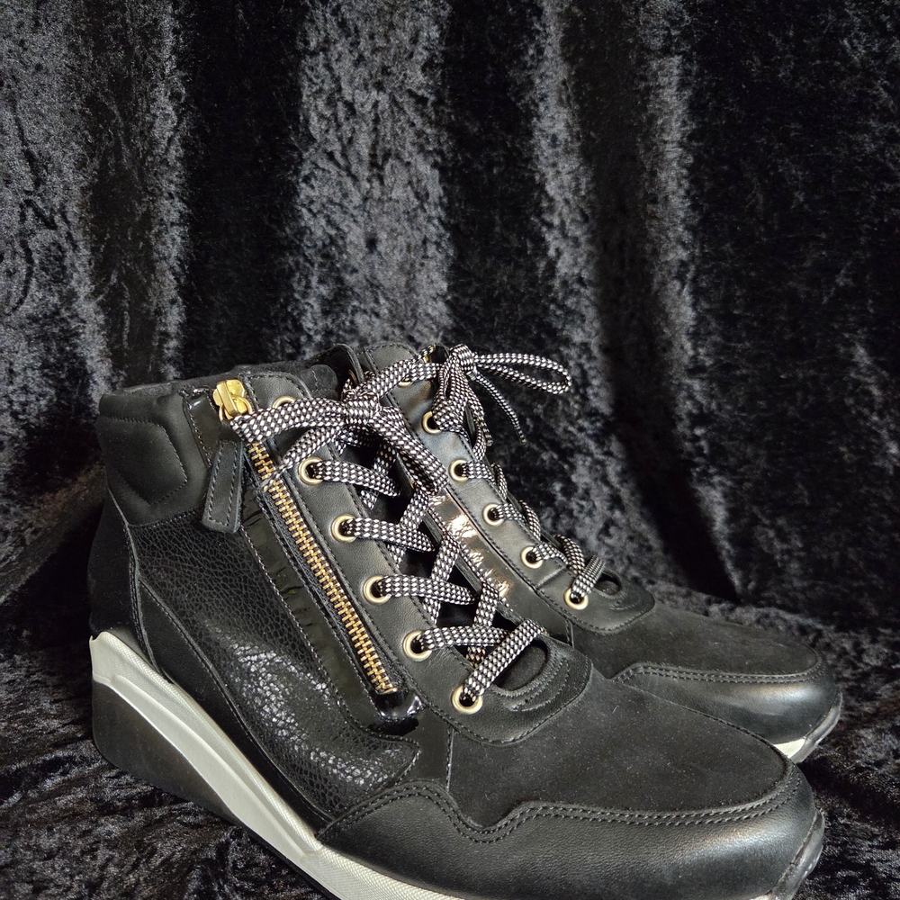 Gabor Black Leather Wedge Sneaker Boots Size 8.5 Side Zip Comfort Shoes